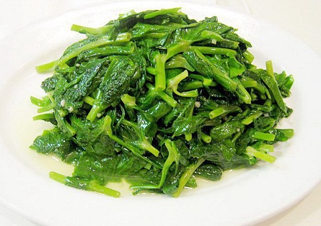 Baby Snow Pea Tips with Garlic