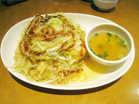 Sui-Kau with Ginger, Green Onion and Oyster Sauce on Noodle